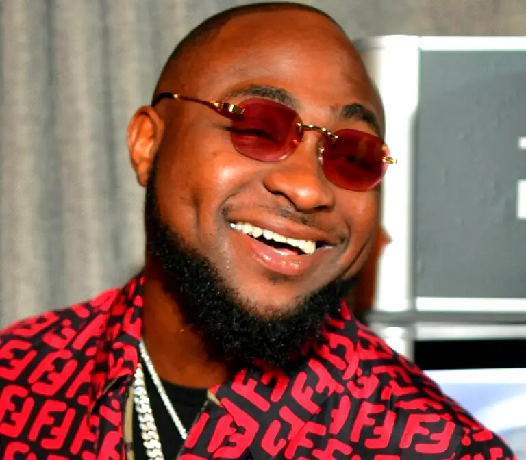 davido new e1605112727890 768x672