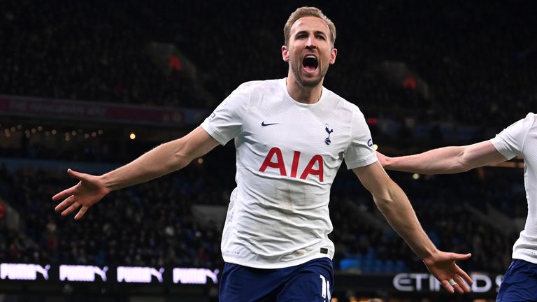 harry kane ends man city's unbeaten run as tottenham triumphs (video highlights)