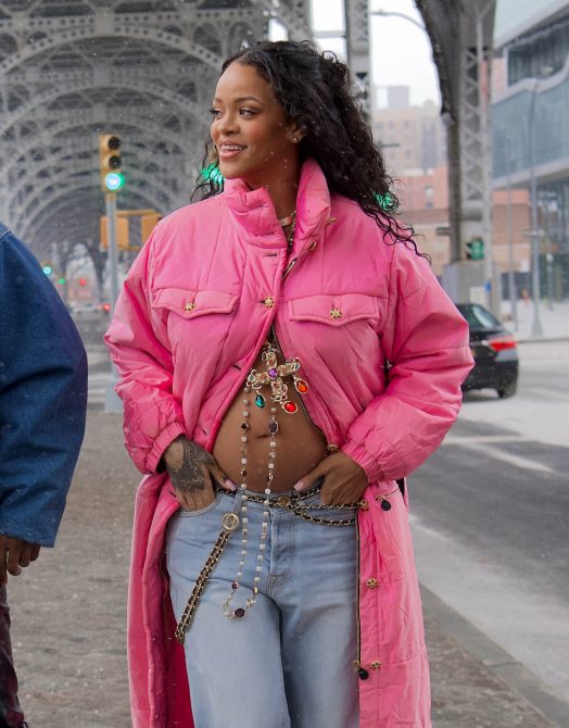 rihanna pregnant2